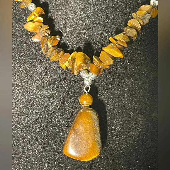 Vintage Tiger Eye Gemstone Necklace - Picture 7 of 9